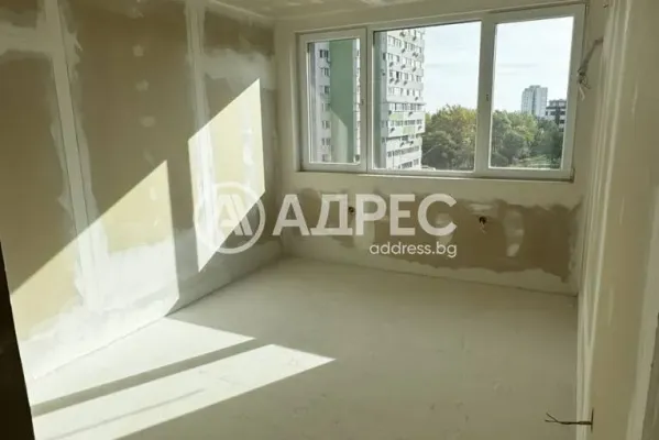 Spacious 2-Bedroom Apartment in Burgas, Bulgaria - Bright & Modern - Image 1
