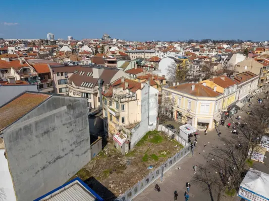 Iconic Burgas Building: Commercial & Residential Gem - Image 5
