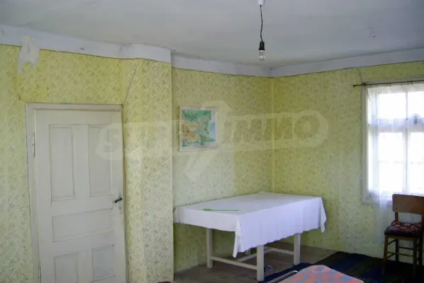 Charming House Near Vidin with Garden and Scenic Views - Image 3
