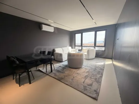 Varna Seafront Luxury Apartment - Image 4
