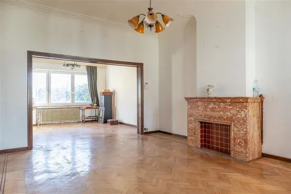Spacious Royal Uccle Home: Renovation Opportunity with High Potential - Image 1
