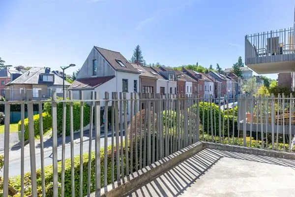 Stunning 2-Bed Apartment - Saint Job/Prince Orange - Image 2