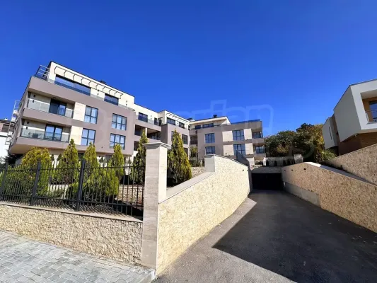 Spacious 3-Bed Apartment in Briz, Varna – Garden & Garage - Image 4