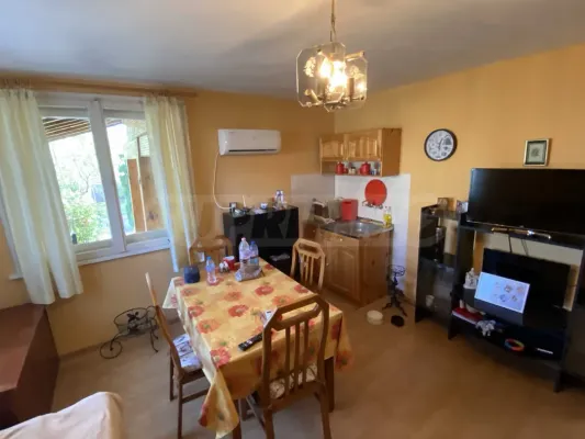 Vineyard House with Winery: 3 Bed, 1 Bath, 107700 EUR - Image 4