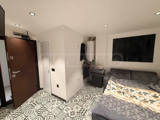 Varna Apartment: Sunny One-Bedroom with Parking Space - Image 3