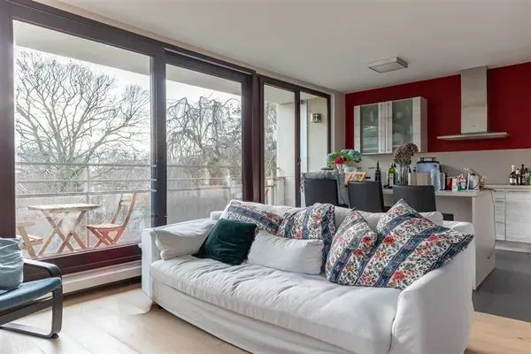 Spacious 2-Bed Apartment with Terrace in Private Park, Ukkel - Image 4