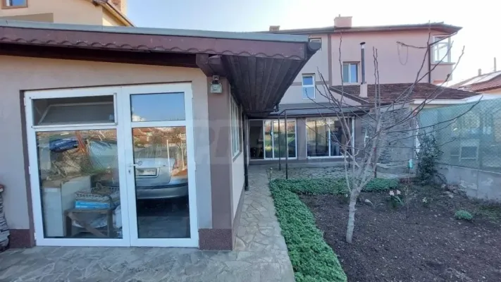 Spacious, Fully Furnished House with Land in Burgas - Image 5
