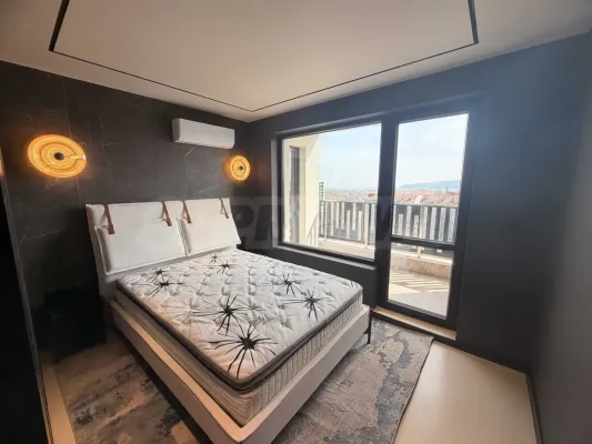 Varna Seafront Luxury Apartment - Image 3