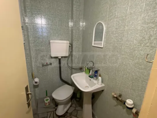Spacious Fully Furnished Apartment Near Schools in Vidin - Image 1