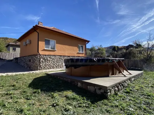 Renovated House with Pool & BBQ - 150k EUR - Image 1