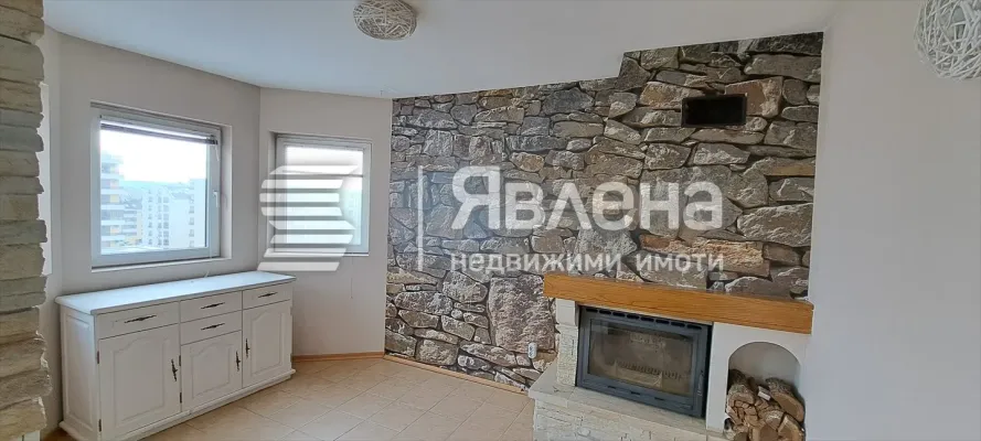 Panoramic Varna Apartment: Spacious, Three-Bedroom Retreat - Image 3
