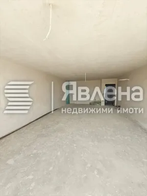 Luxury Apartment with Sea Views and Three Bedrooms in Varna - Image 4