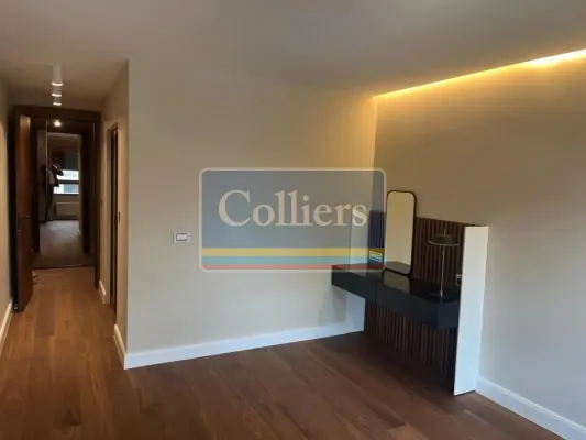 Spacious 4-Bedroom Apartment with Garage in Belgrade's Prime Location - Image 4