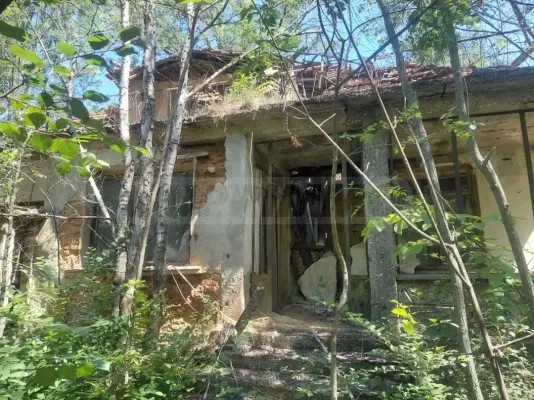 Charming House by Danube River in Vrav Village - Image 1