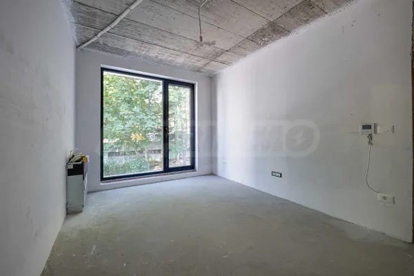 Spacious three-bedroom apartment in prime Lozanev district. - Image 4