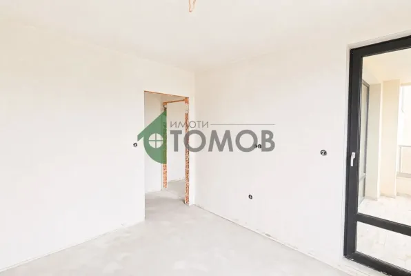 Spacious 3-Bedroom Apartment in New "Ayazmoto" Complex, Stara Zagora - Image 5