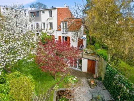 Charming Victorian House with Garden: Peace & Versatility in Ukkel - Image 1