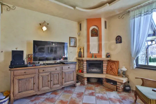 Luxury Lakeside House in Kovachevtsi - 5 Bedrooms, 1500m² Garden - Image 5