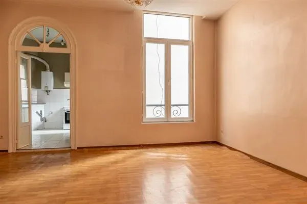 Spacious 70m2 Apartment in Schaarbeek – Botanique/Sainte-Marie District - Image 1
