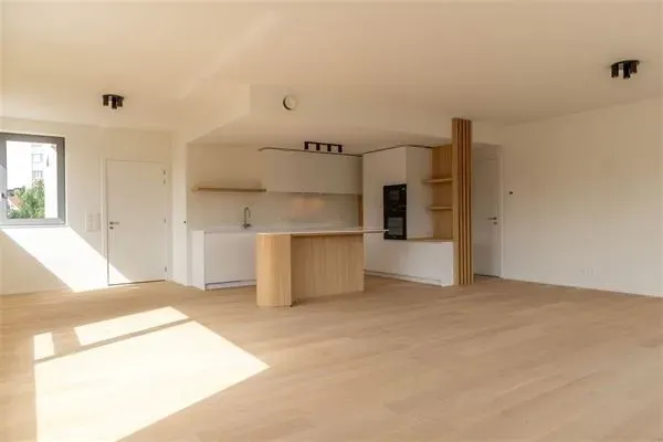 Spacious South-Facing Penthouse with Terrace in Ukkel, Belgium - Image 2