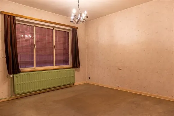 Renovate this Charming 3-Bedroom House with West Garden in Ukkel - Image 4