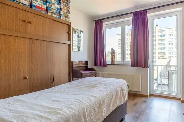 Bright New 2-Bedroom Penthouse Apartment in Elsene, Brussels - Image 4