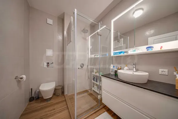 Spacious 4BR Apartment in Sofia's Vitosha Area - Image 2