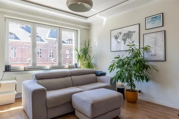 Renovated 2-Bedroom Apartment with Terrace - Elsene, Low Charges - Image 3