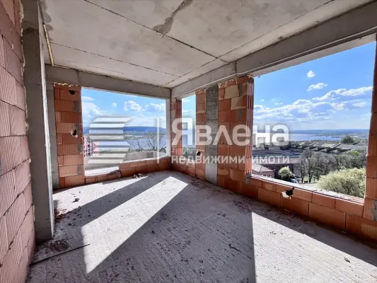 Spacious Panoramic Apartment with Stunning Sea Views in Varna - Image 4
