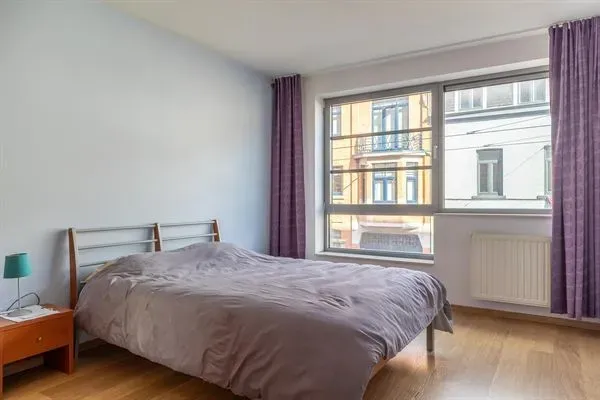 Bright 2-Bedroom Apartment with Terrace Near Calvevoet Station - Image 3