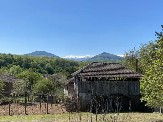 Spacious House with Mountain Views in Borovitsa - Image 1