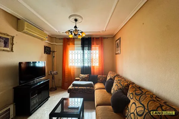 Spacious 2-Bedroom Apartment with Elevator in Almería, Spain - Image 4