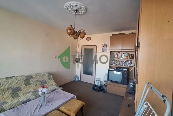 Spacious 2-Bedroom Apartment in Stara Zagora's Opelchenski District - Image 1