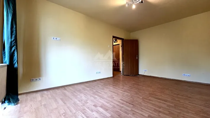 Charming Bucharest Apartment: Perfect for Business or Residential Use! - Image 2