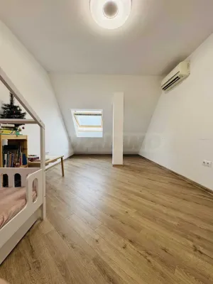 Spacious Sea &amp; City View Apartment in Burgas - Image 4