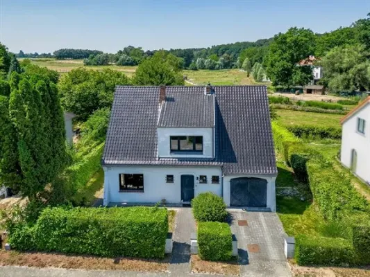 Uccle Villa: Fields View - Tranquil Family Home! - Image 4