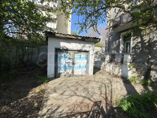 Spacious 4-Bedroom Apartment for Rent on Vidin's Main Street - Image 1