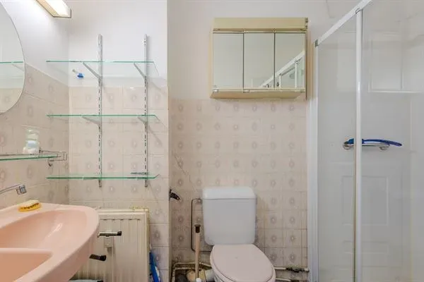 Spacious Brussels Apartment with Terraces & Panoramic City Views - Image 2