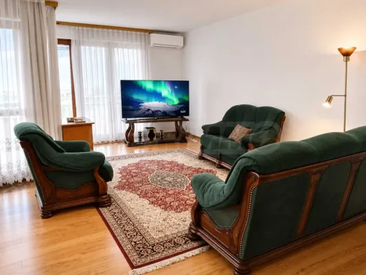 Lozeneț Apartment: Park &amp; Mountain Views - Image 3