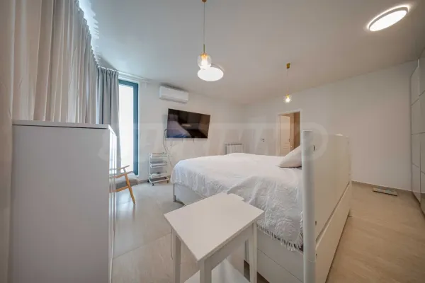 Spacious 4BR Apartment in Sofia's Vitosha Area - Image 1