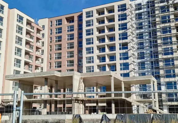 Modern apartment in Plovdiv's 'Kuchek Paris'. - Image 2