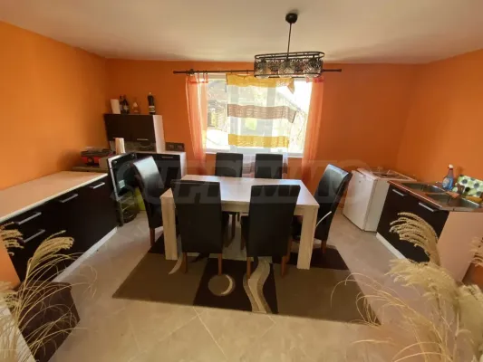Riverside Village House: Fully Furnished, Danube Bank, 70m2 - Image 4
