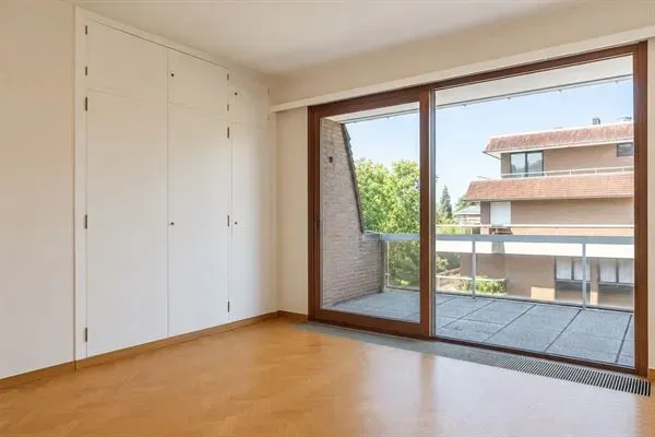 Corner Apartment with Terraces in Ukkel - Messidor - Image 4