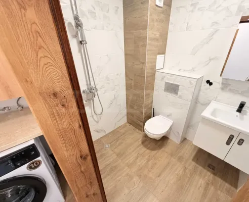 Spacious 2-Bedroom Apartment with Parking in Burgas - Image 1