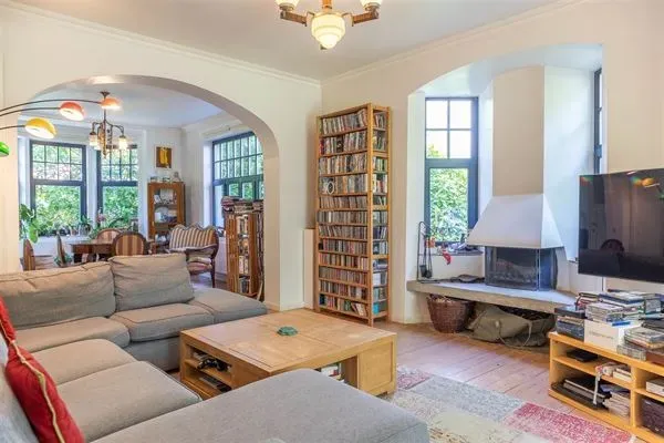 Art Deco Villa in Fort-Jaco – 5 Bedrooms, Green Oasis, 250m² - Image 1
