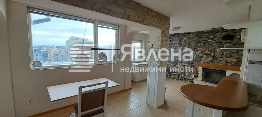 Panoramic Varna Apartment: Spacious, Three-Bedroom Retreat - Image 1