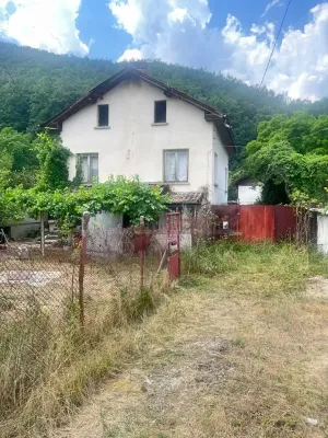 Charming House Near Forest &amp; River in Raduil - Image 1
