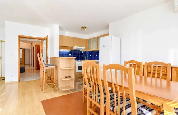 Lozeneț Apartment: Park &amp; Mountain Views - Image 1