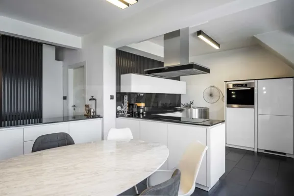 Spacious Two-Level Apartment in Kırşıyakı, Plovdiv. - Image 5