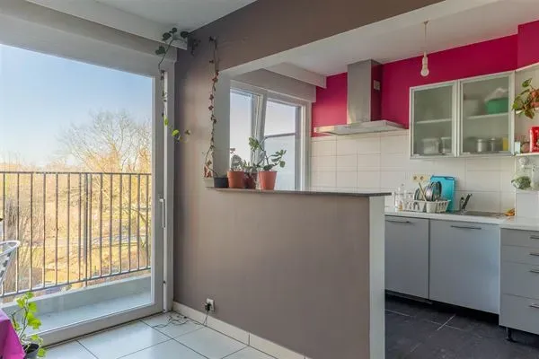 Charming Apartment with Double Terrace in Evere - Perfect for Living - Image 4